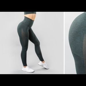 Alphalete Aero Legging in Urban Chic